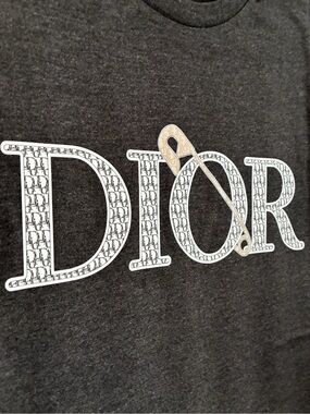 New Men’s Luxury Safety Pin Graphic Designer T-shirt Dark Grey Size XL